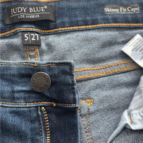 Judy blue jeans capris size 5 - Picture 2 of 3